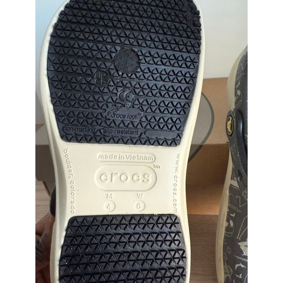 Crocs Disney Nightmare Before Christmas Grey Tan Clog - SZ Men 4- Women 6 - Picture 9 of 9